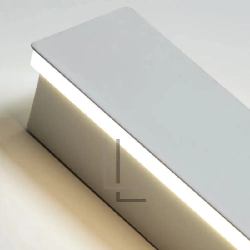 Luminate Living - Simplicity - Wall-mounted nordic minimalistic light fixture. Scandinavian design, nordic tradition of simplicity and functionality. Details